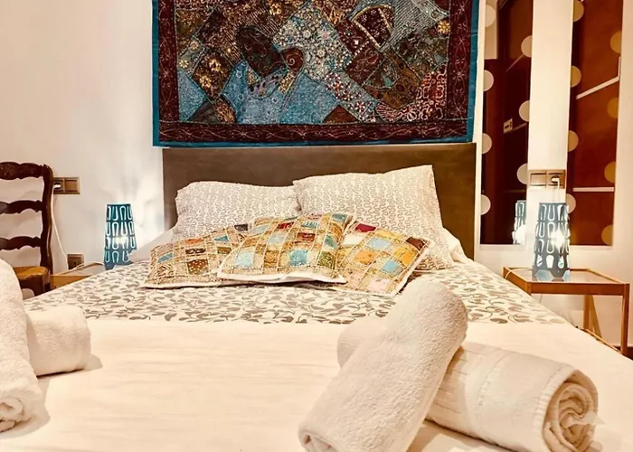 Casa Siglo Xviii Con Patio En Centro De Con Parking Opcional * Гранада